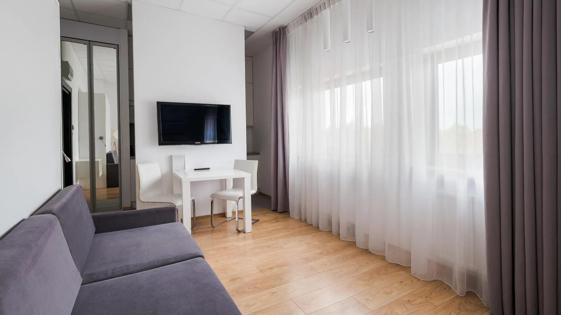 Varsovia Jerozolimskie Studio 223